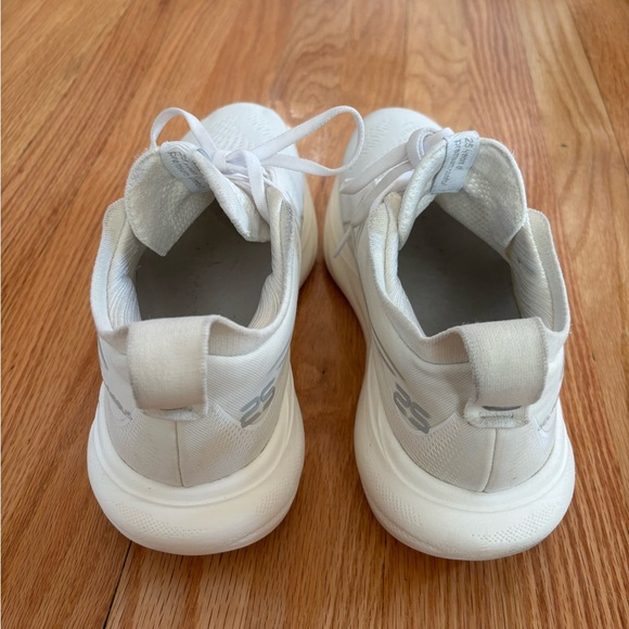 ASICS Gel Nimbus 25
White sneakers - Picture 3 of 5